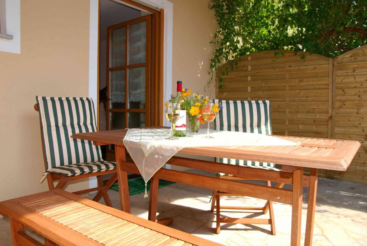 Weingut & Ferienwohnungen Kirch - Housity