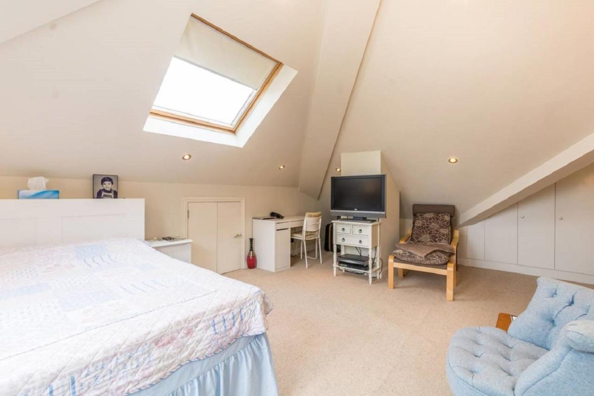 Trendy Studio, MAIDA HILL - SK - Housity