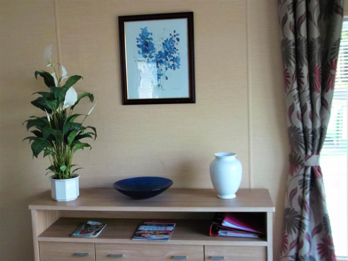 20 The Glade, Bideford Bay Holiday Park - Housity