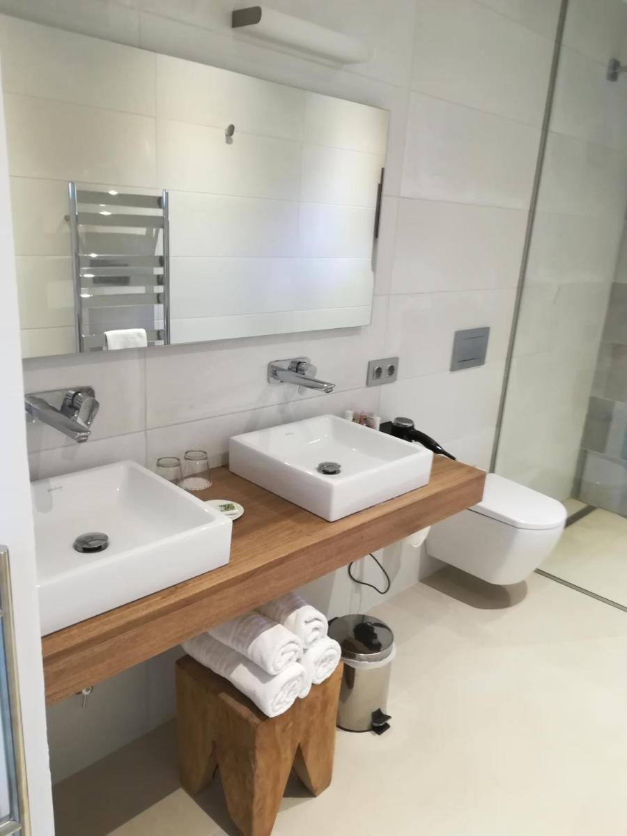 Un baño de Bennoc Petit Hotel - Only Adults