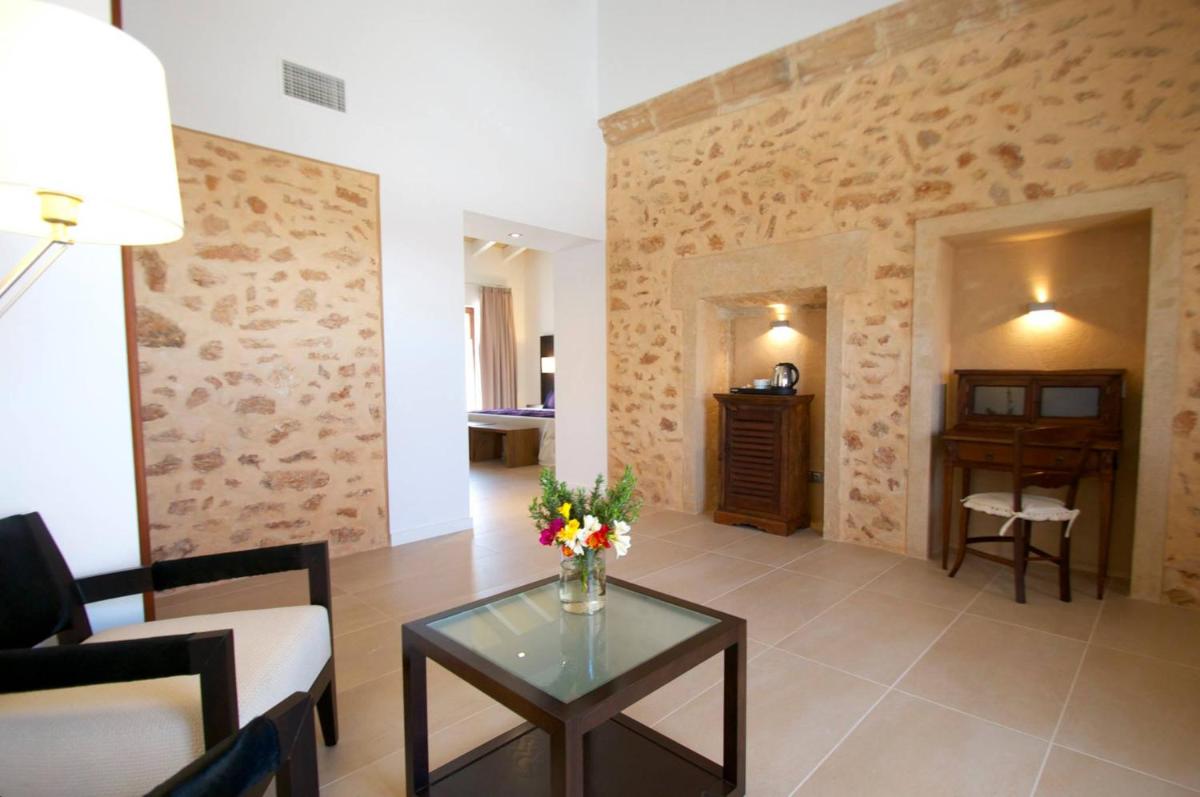 Imagen de la galería de Bennoc Petit Hotel - Only Adults, en Llucmajor