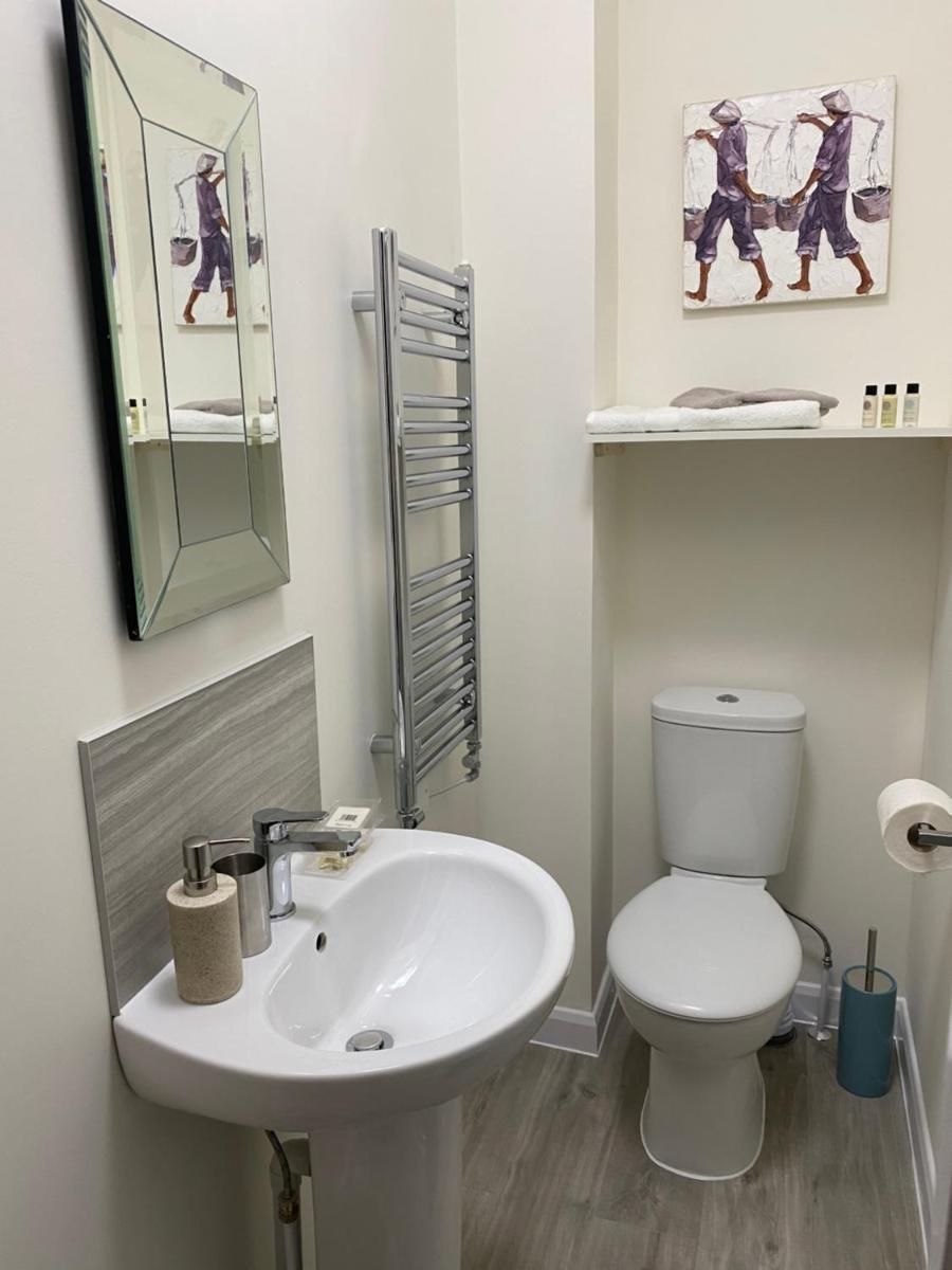 Upton Country Park Guest House - Housity