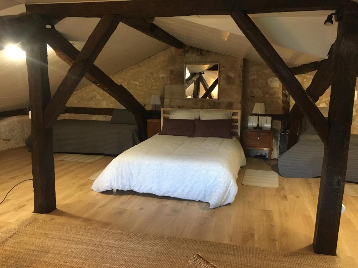 Au Pied du Chateau - Housity