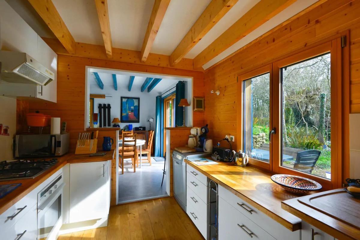 Plage700m, Maison d'hôte très calme,écrin de verdure, Sauna, Borne élect, Bord GR34 - Housity