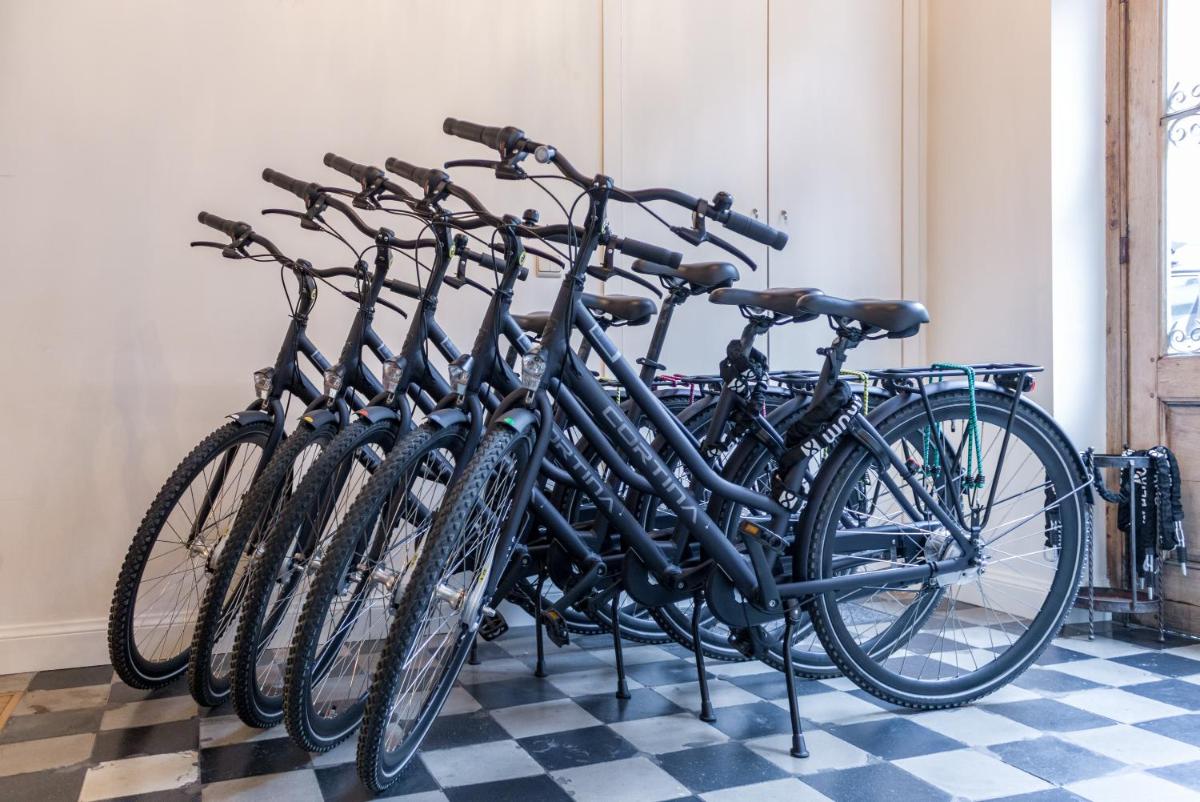 Alphabed & Bike - Housity