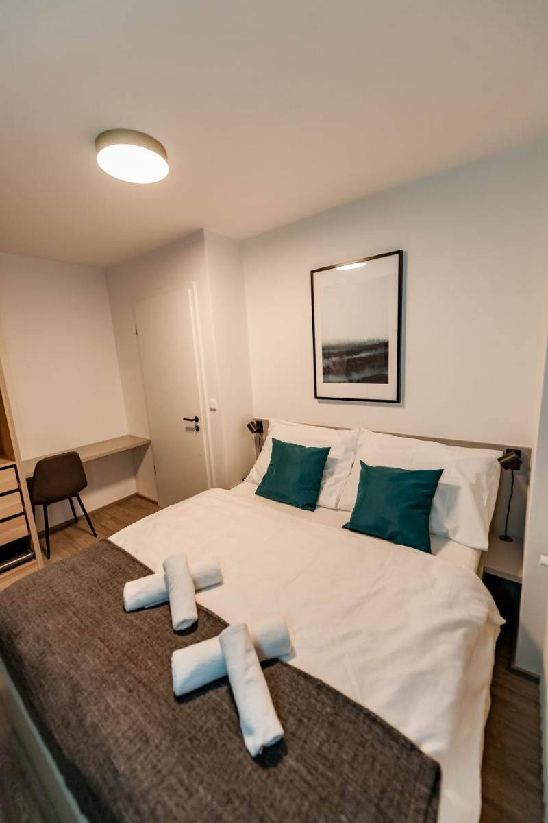Apartments 4u: KAMPUS Hradec Králové - Housity