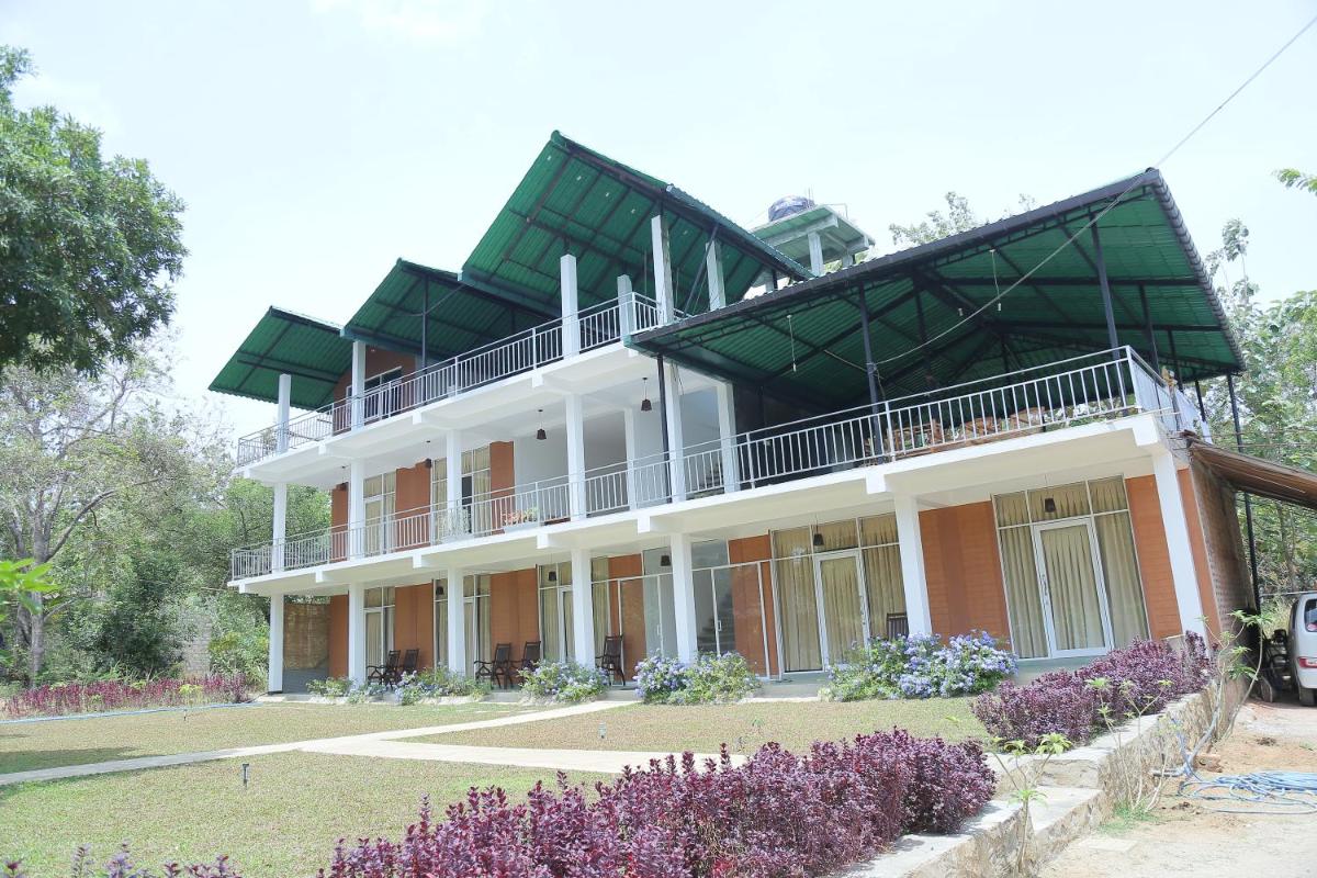 Sigiriya Rock Hide - Housity