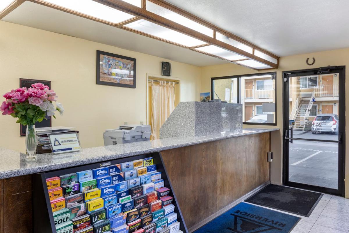 Riverside Inn & Suites - Housity