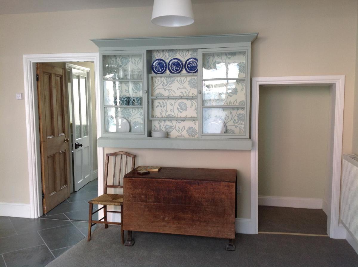 6 Hill Street, Haverfordwest. - Housity