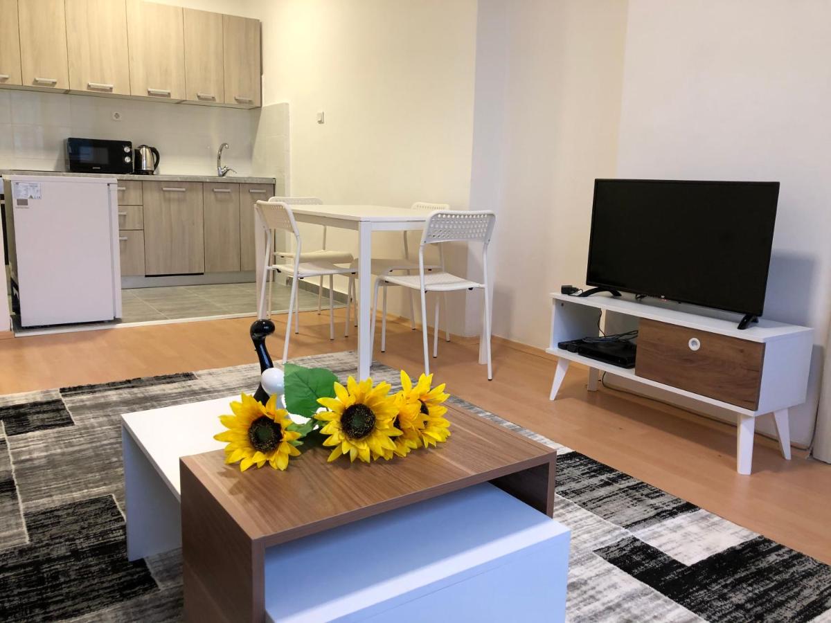 Center Apartments Skopje - Rooftop - Housity