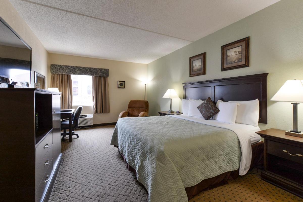 Grand View Inn & Suites - Housity