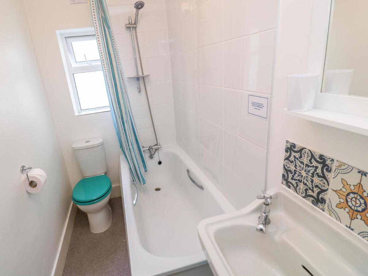 Two Tides Cottage - Housity