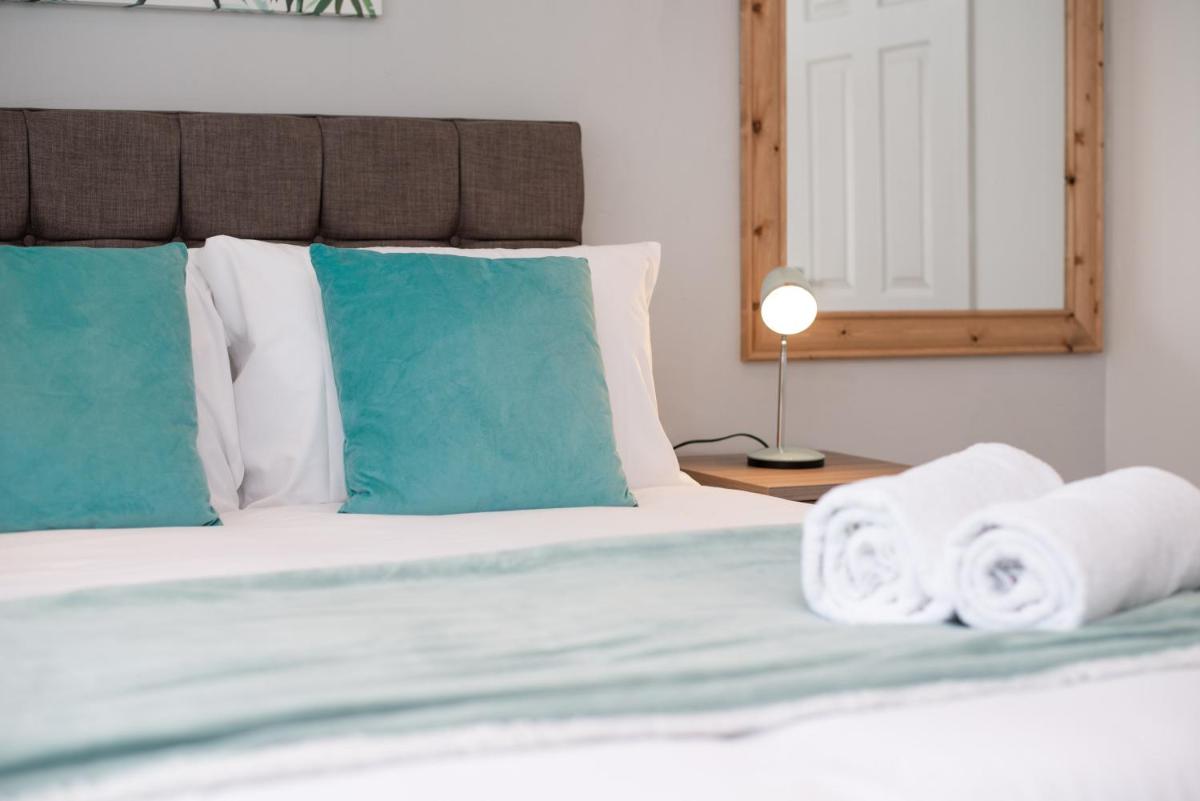 4BR Home with En-Suites in Swansea - Hizvo