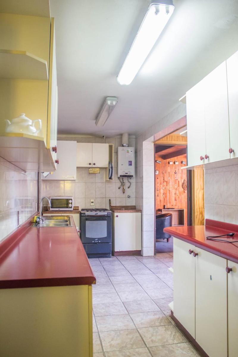 Hostal Helios - Housity