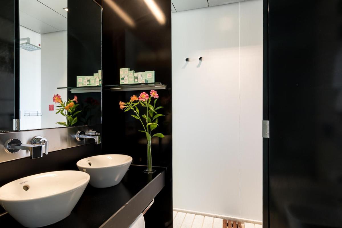 Un baño de Parador de Cádiz