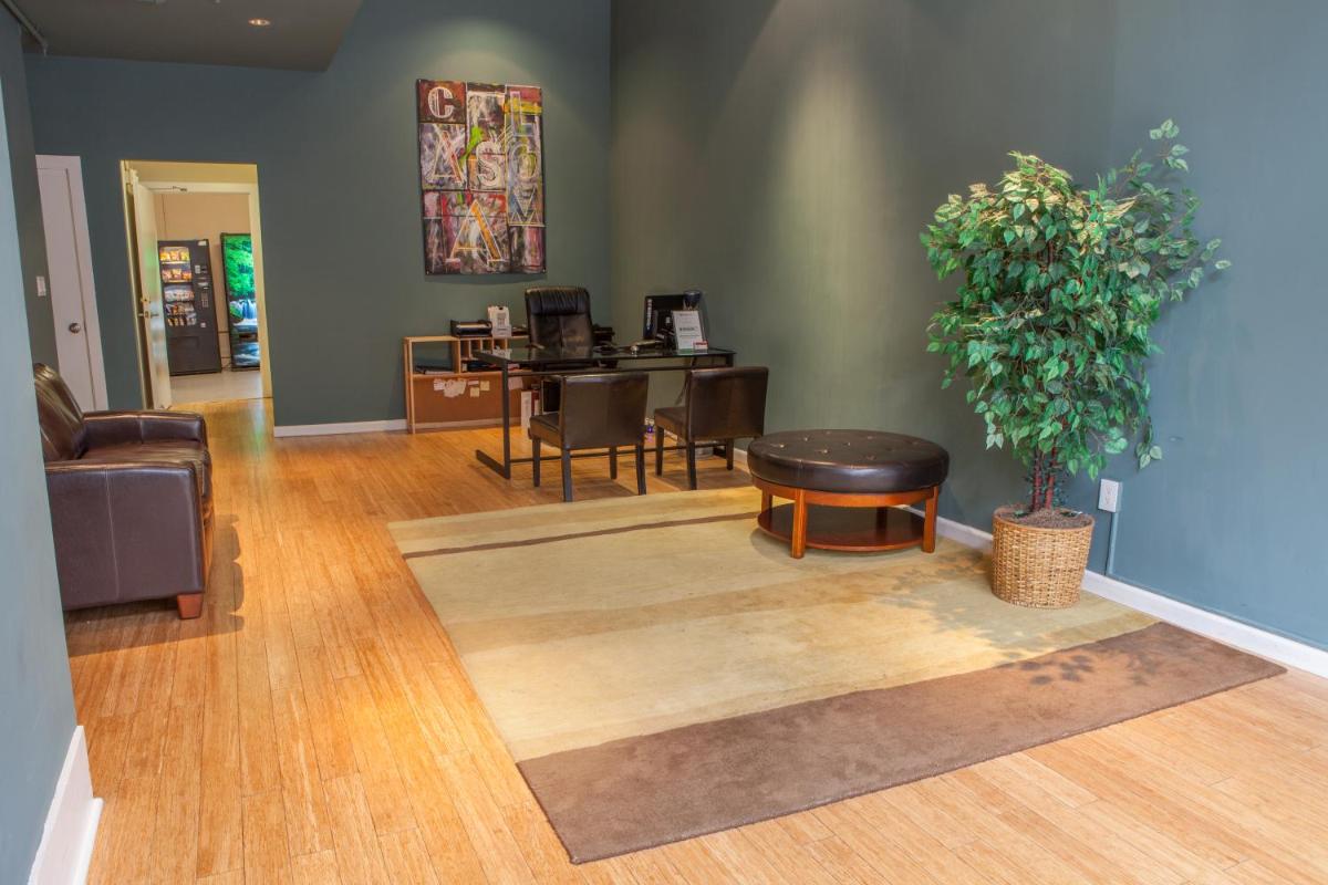 Casa Loma Hotel - Housity