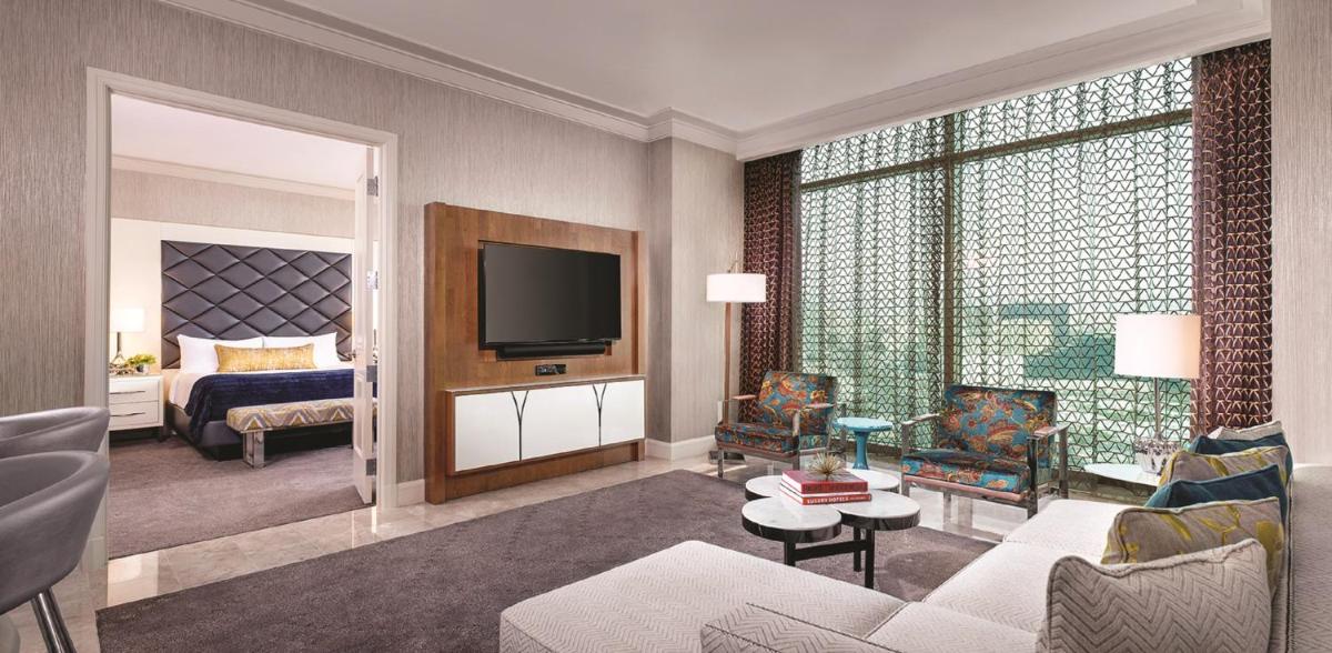 Mandalay Bay - Housity