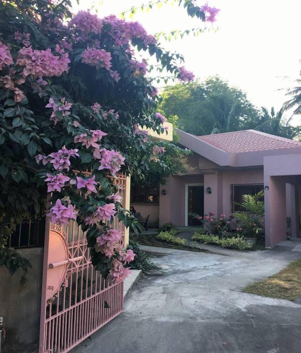 Magayon Pink House - Housity