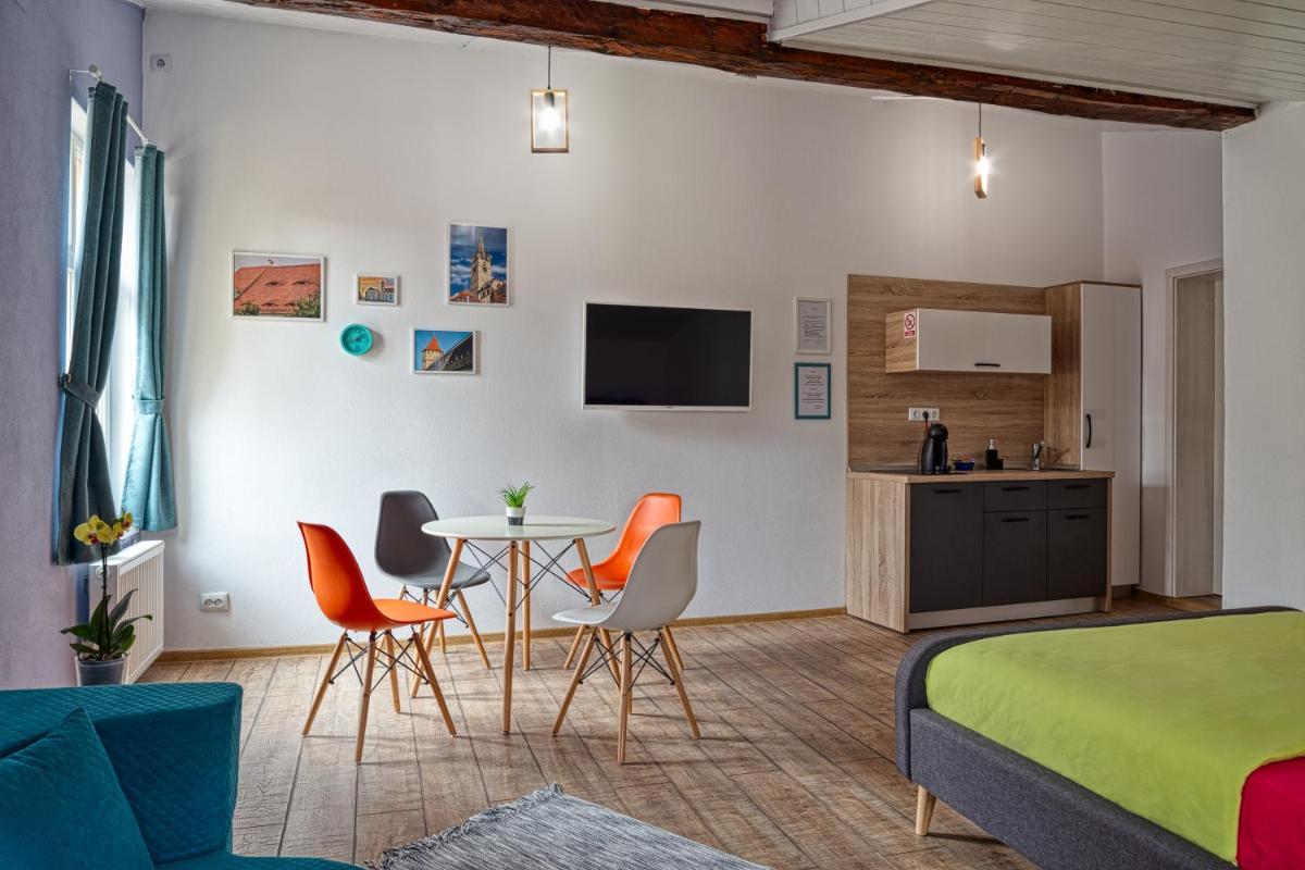T House - Housity
