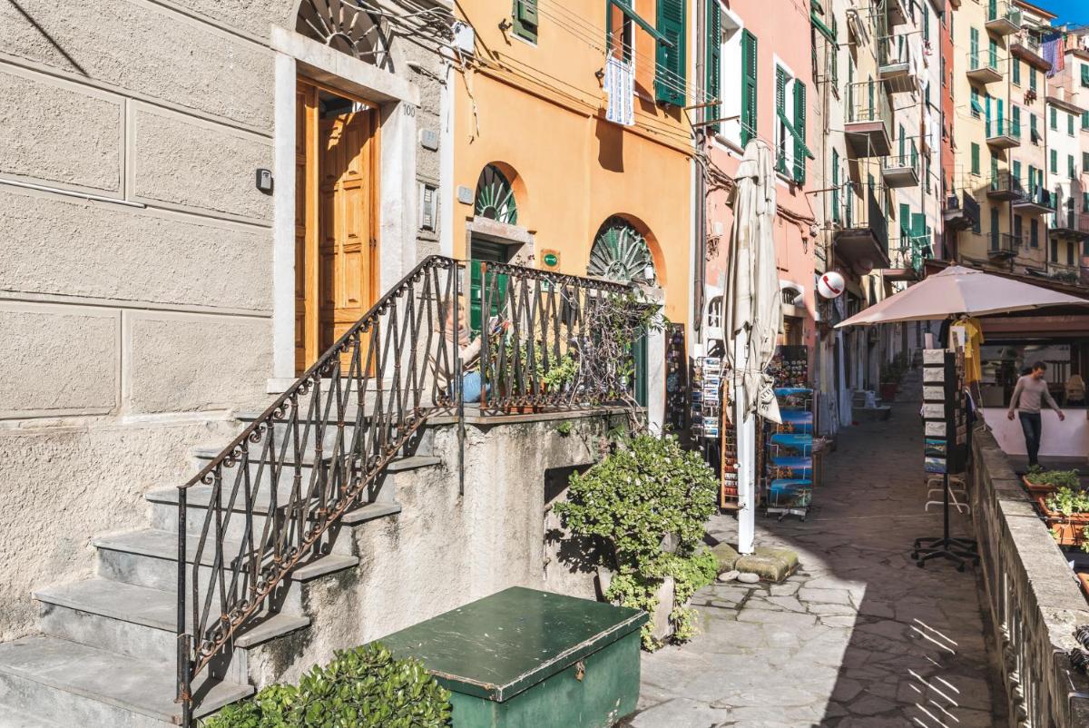 5 Terre Discovering - Housity