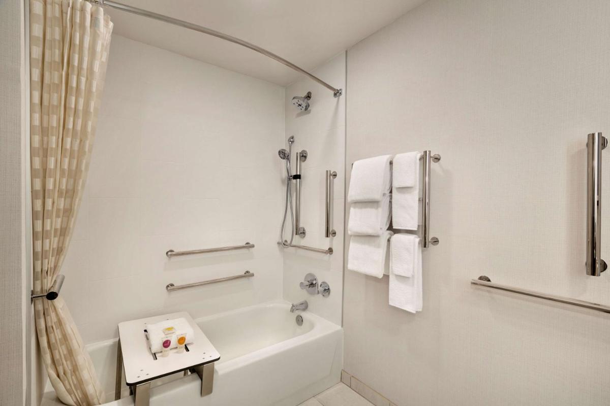 Hyatt Place Tucson Central - Housity