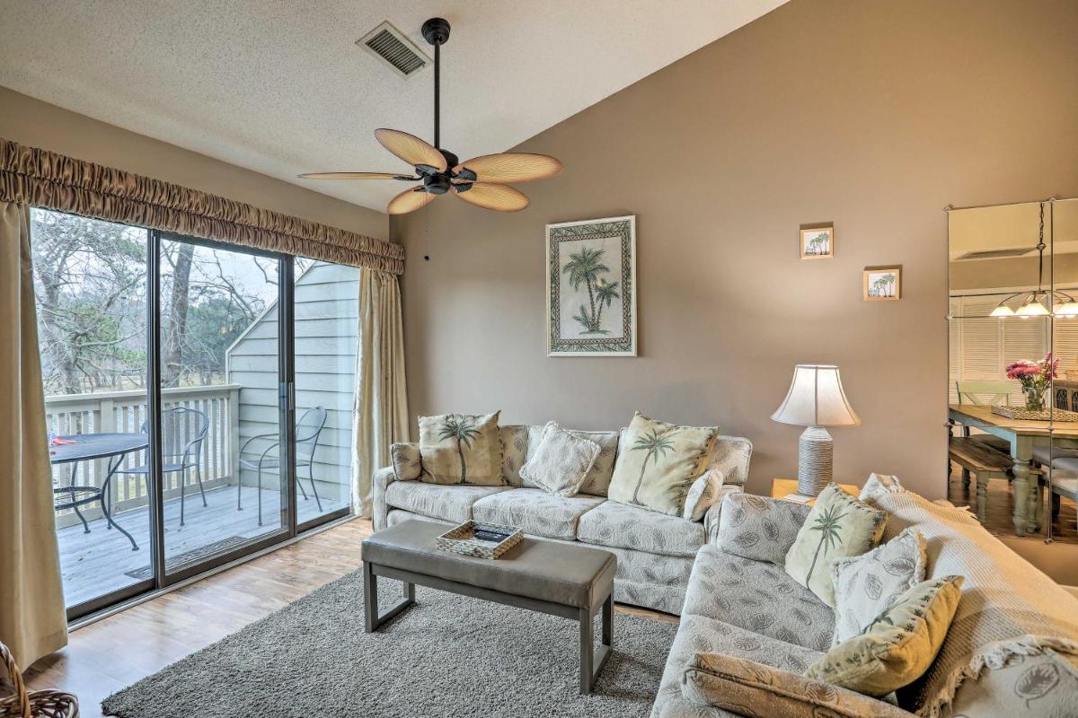 Bright Family  with Pool Walk to Private - Housity