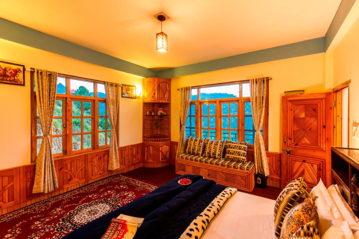 Suitetrails - Zostel Homes Kotkhai (Shimla)