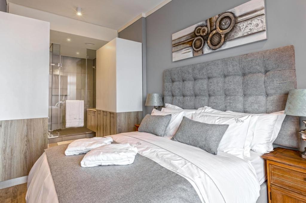 Menlyn Maine Residence Unit 1419 - Housity