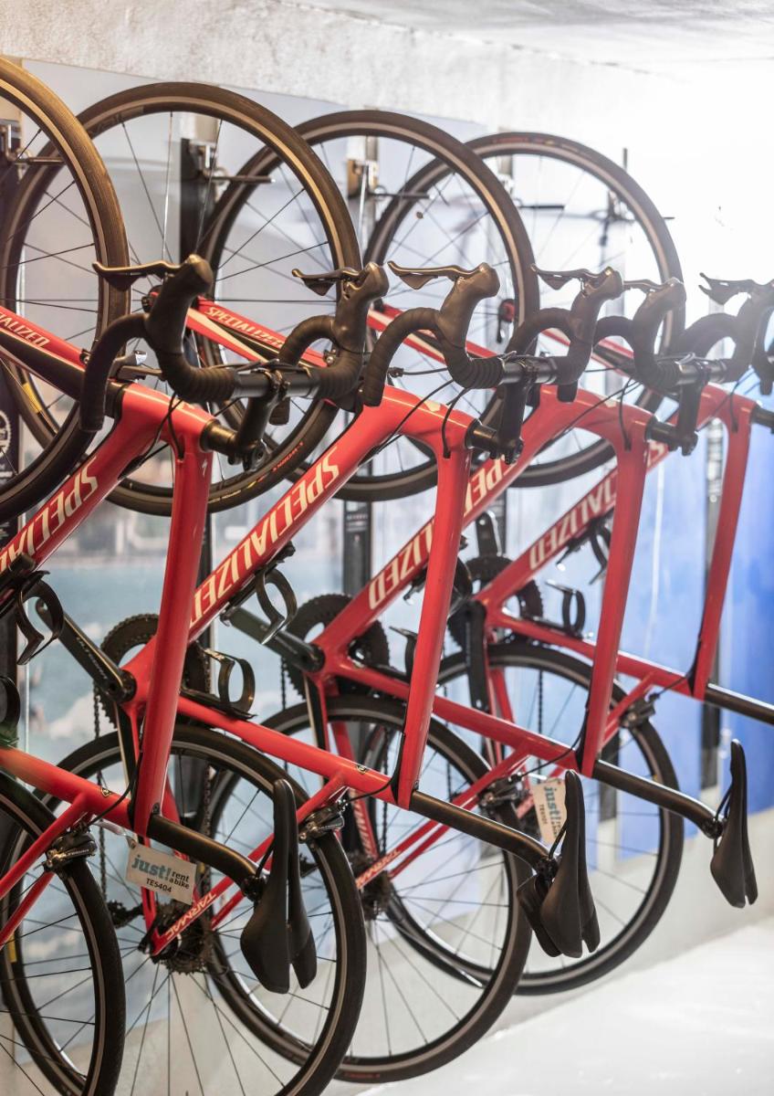 Montar en bicicleta en PortBlue Club Pollentia Resort & Spa o alrededores