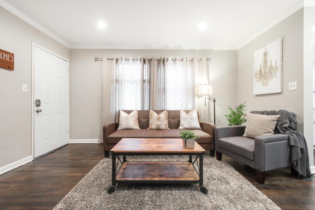 G69 Modern and Elegant One Bedroom in Virginia Highland Midtown - Housity