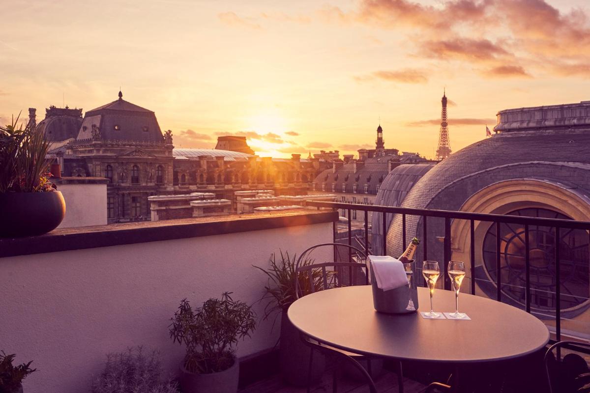 Balcon ou terrasse dans l'établissement Grand Hôtel Du Palais Royal