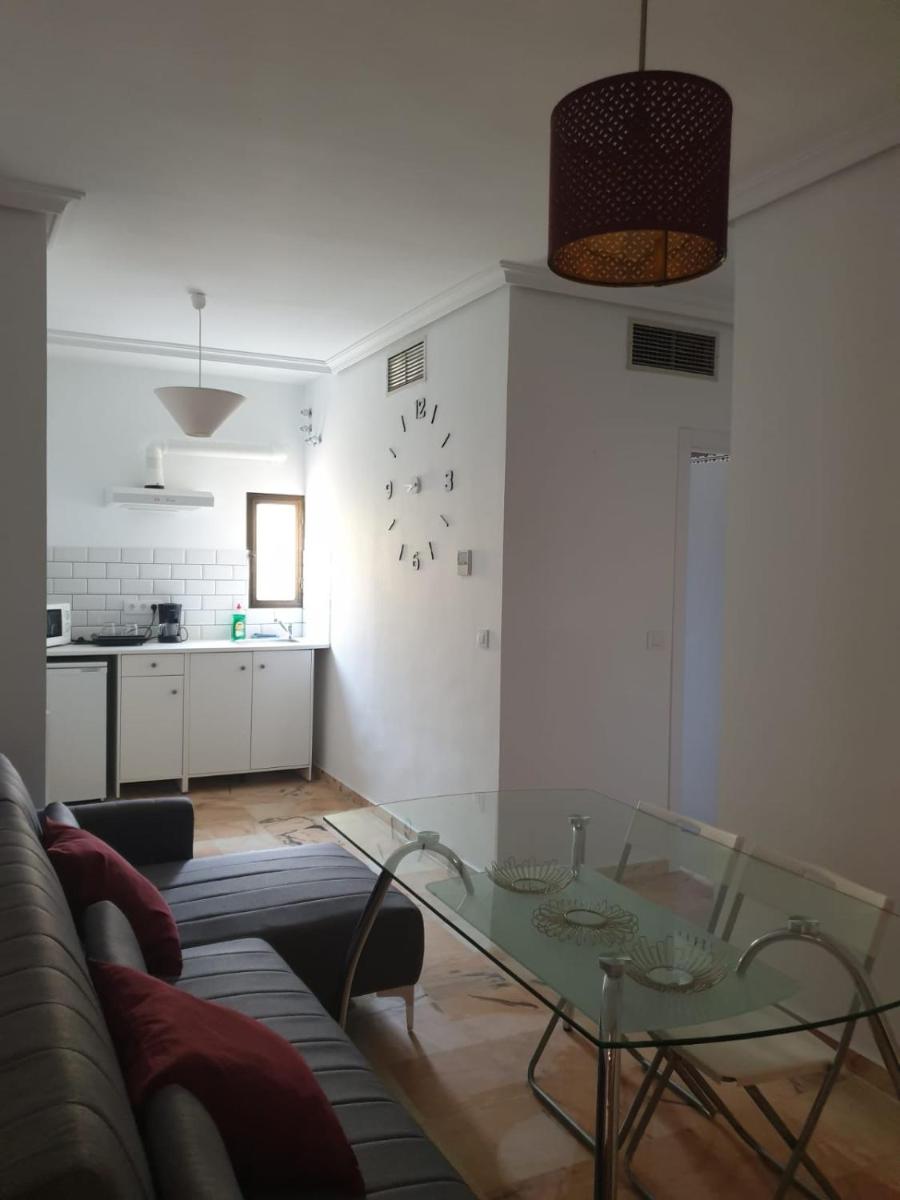 Hotel y Apartamentos Doña Lola - Housity