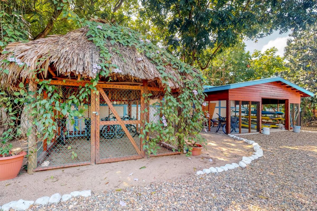 Latitude 17 - Housity
