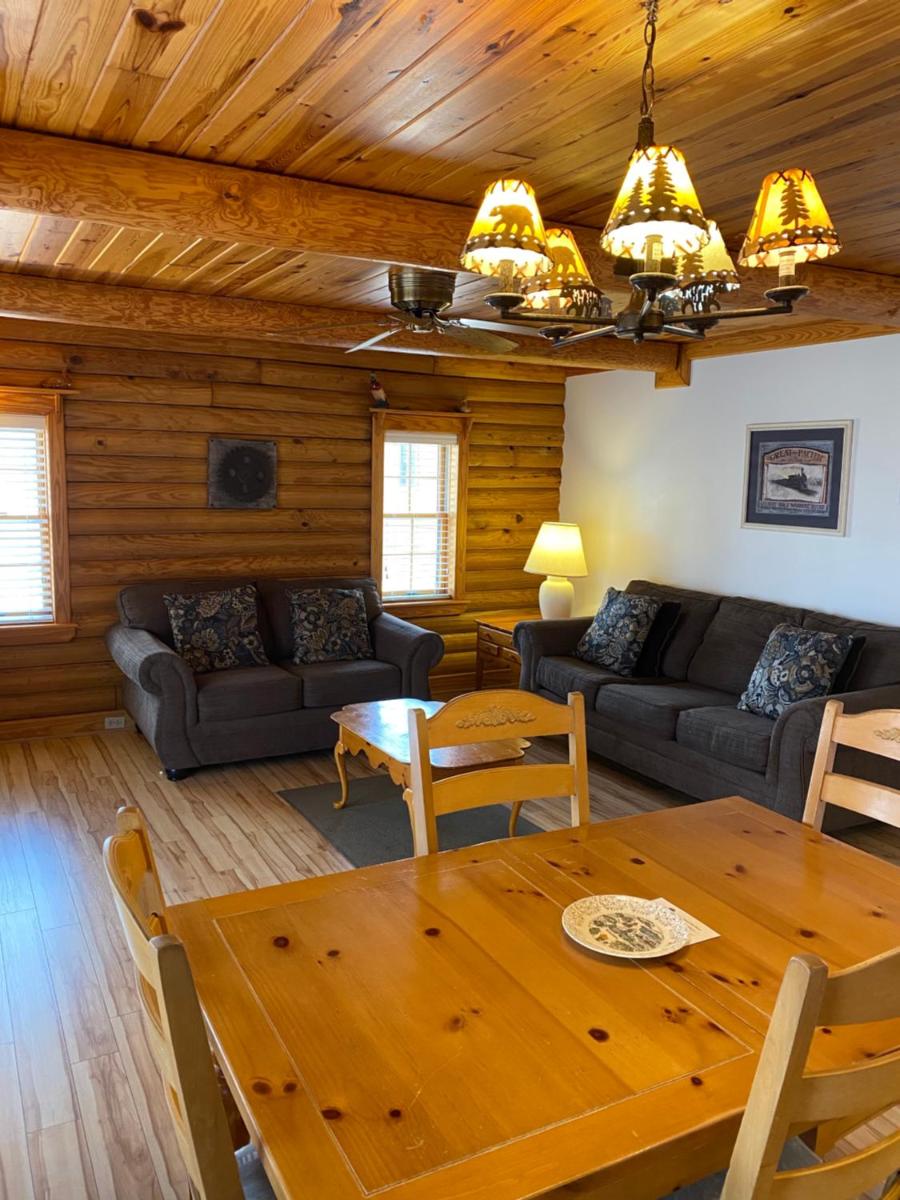 Crown Lake Resort & Spa - Housity