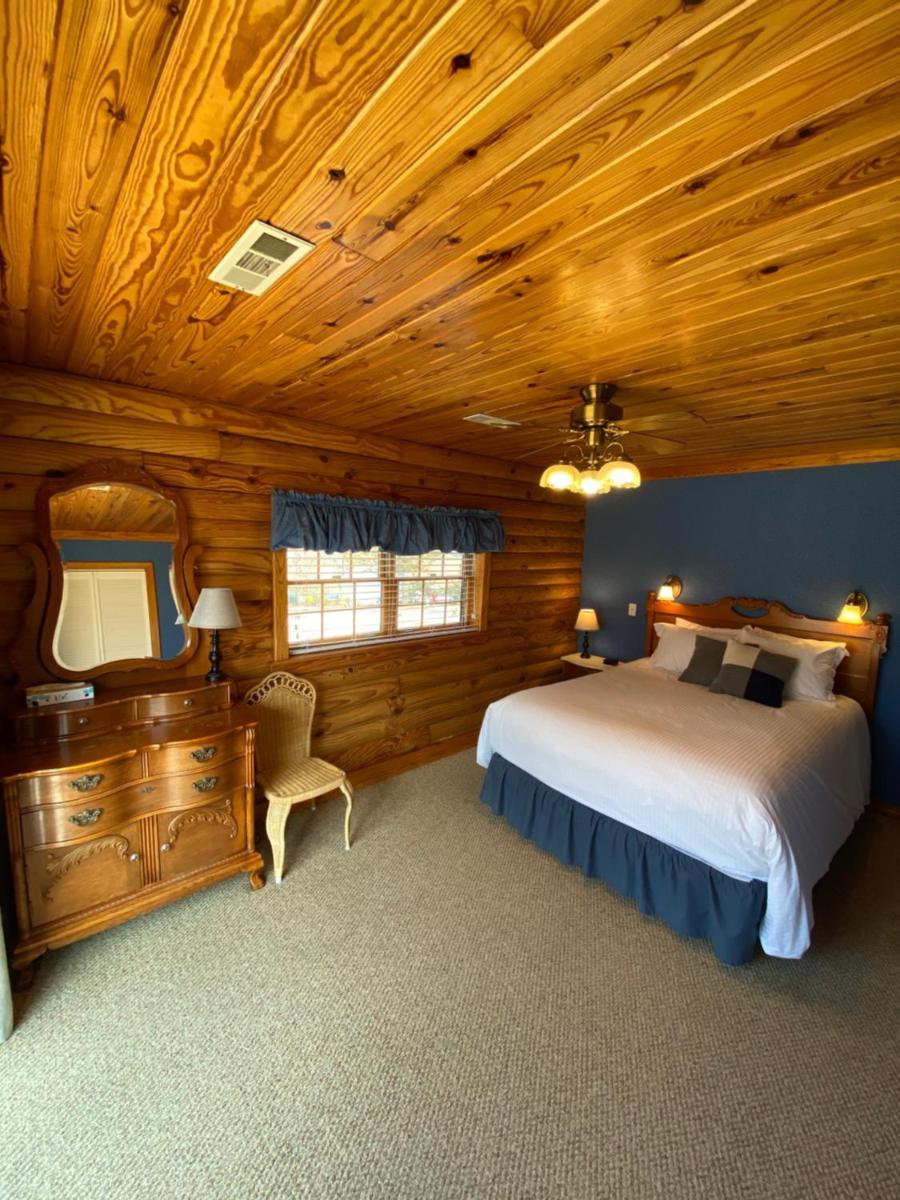 Crown Lake Resort & Spa - Housity