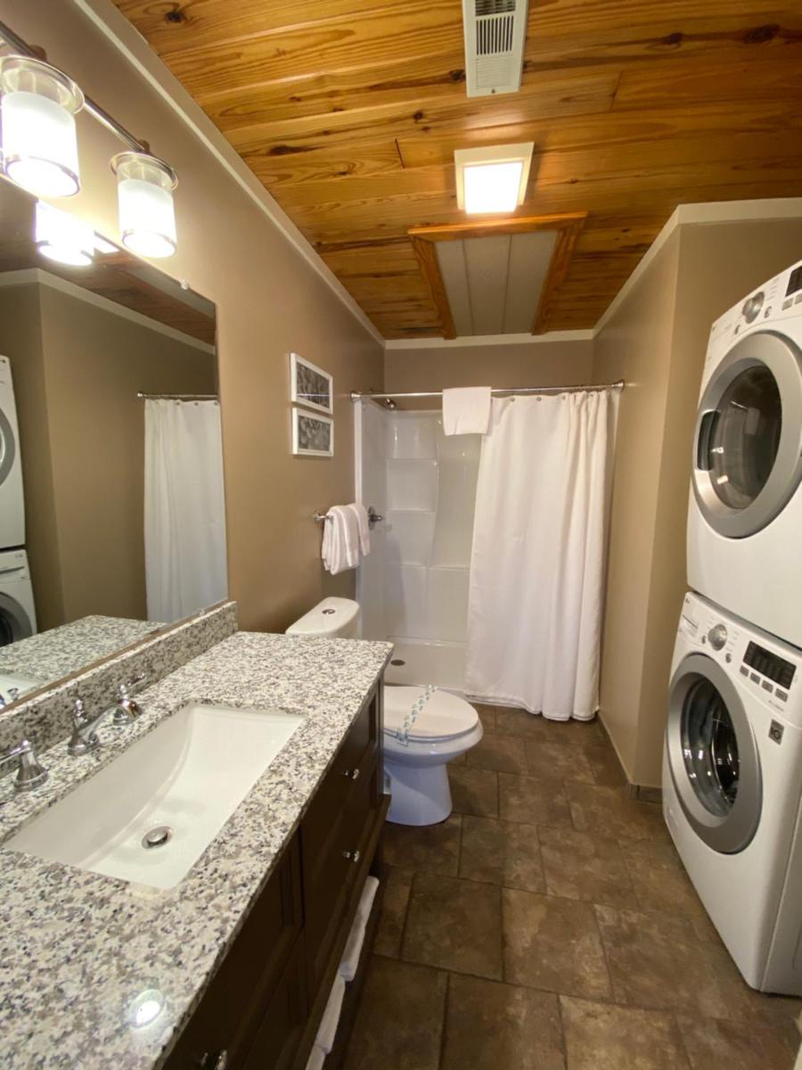 Crown Lake Resort & Spa - Housity