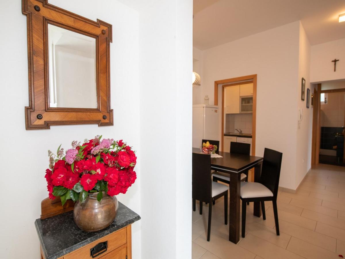 Apartment Marina with Sea View - Housity