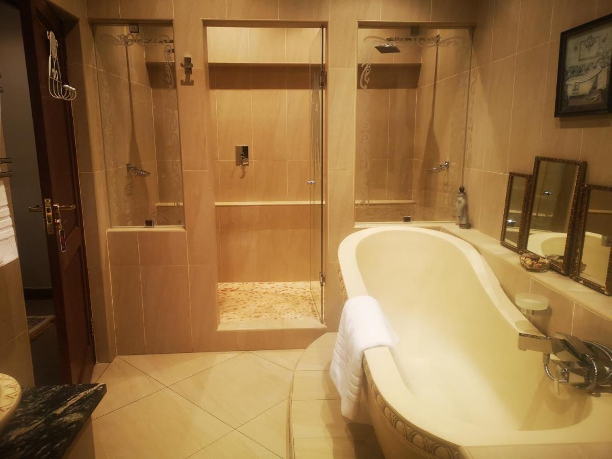 Bristow Luxury Suites With Back Up Power and Free Wi-Fi - Housity