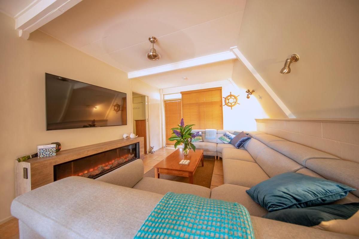 The Lake House - Housity