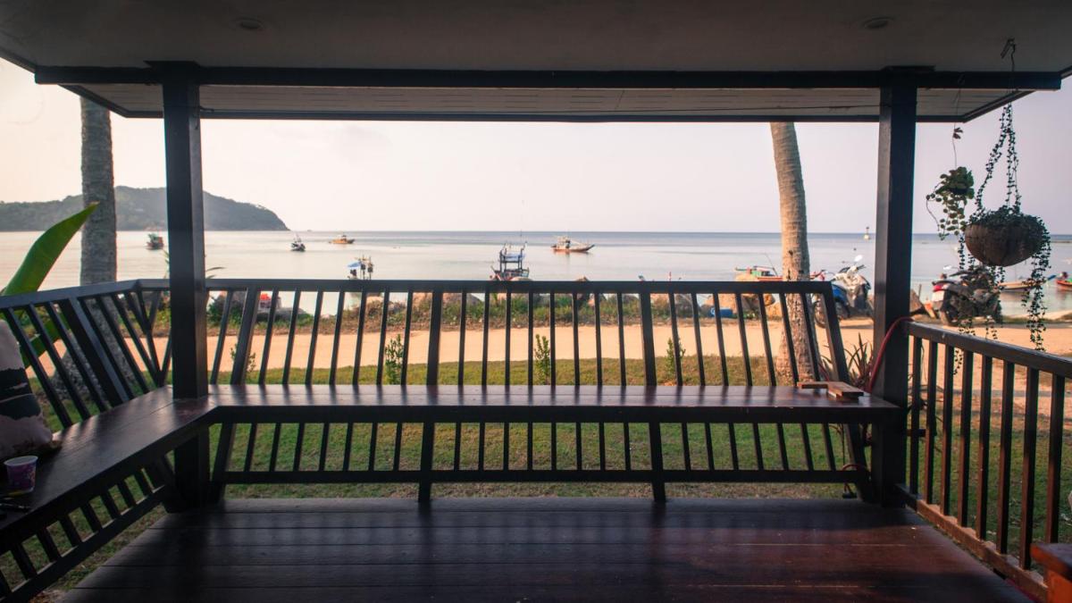 Blue Moon Beach Hut - Housity