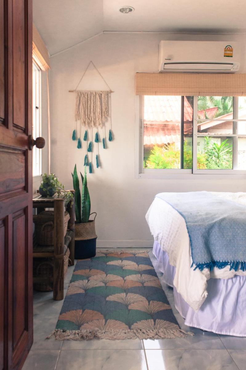 Blue Moon Beach Hut - Housity
