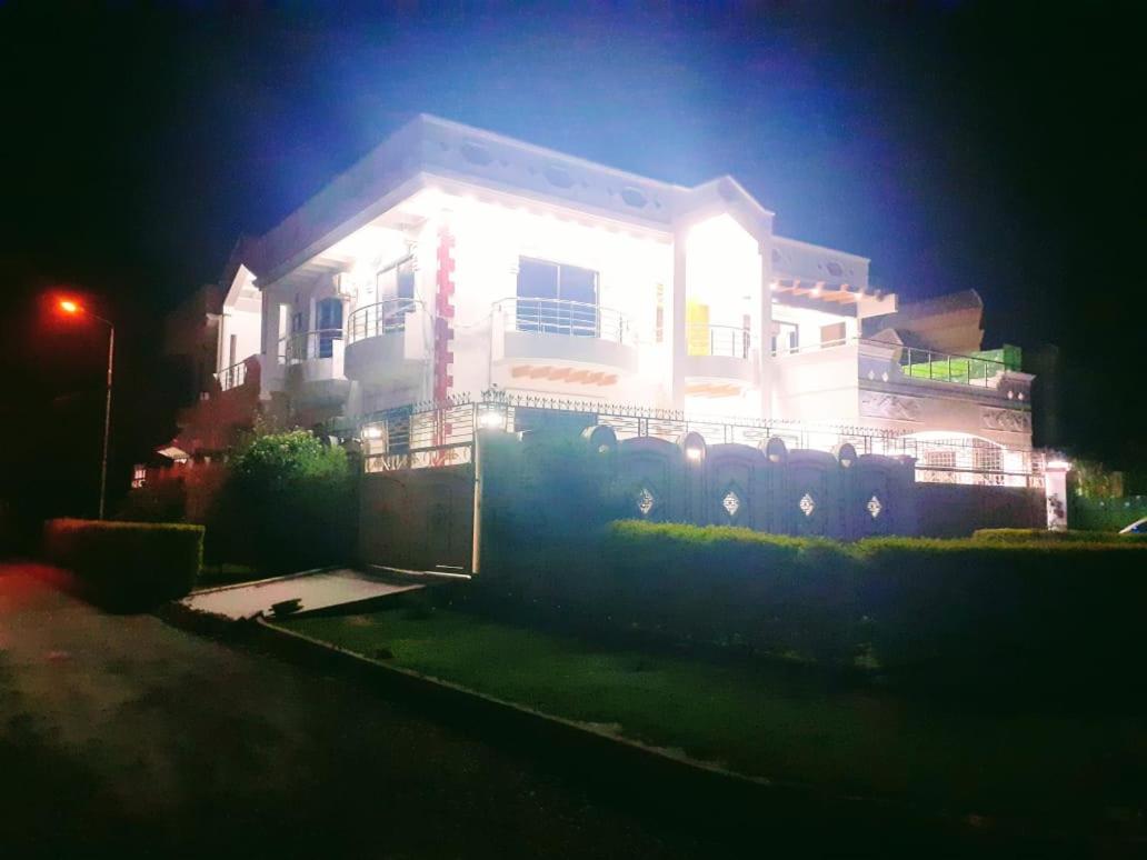 Suitetrails - Green Line Motel Islamabad