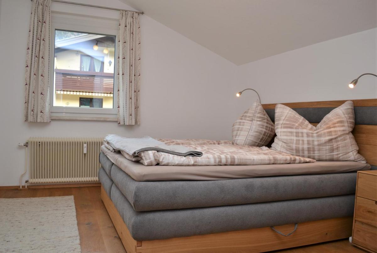 Suitetrails - Ferienwohnung mit Seeblick, Unterach am Attersse