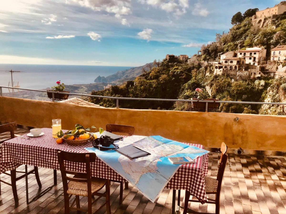 The Seven Views Savoca - Housity