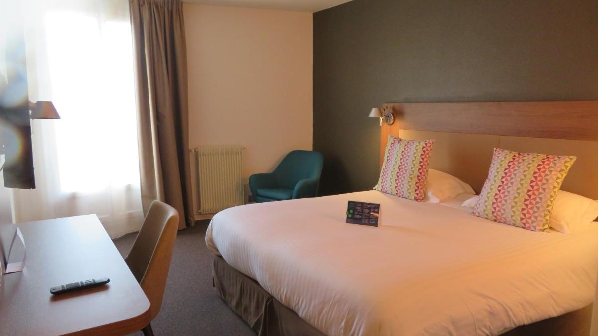 Campanile Chartres Centre - Gare - Cathédrale - Housity