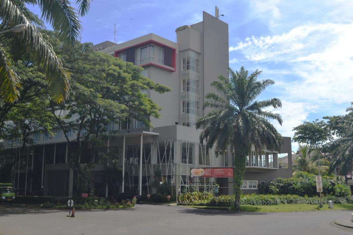 Suitetrails - Grand Cakra Hotel Malang