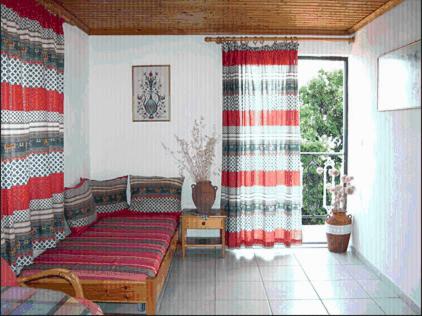 Kyra's Paradise - Housity