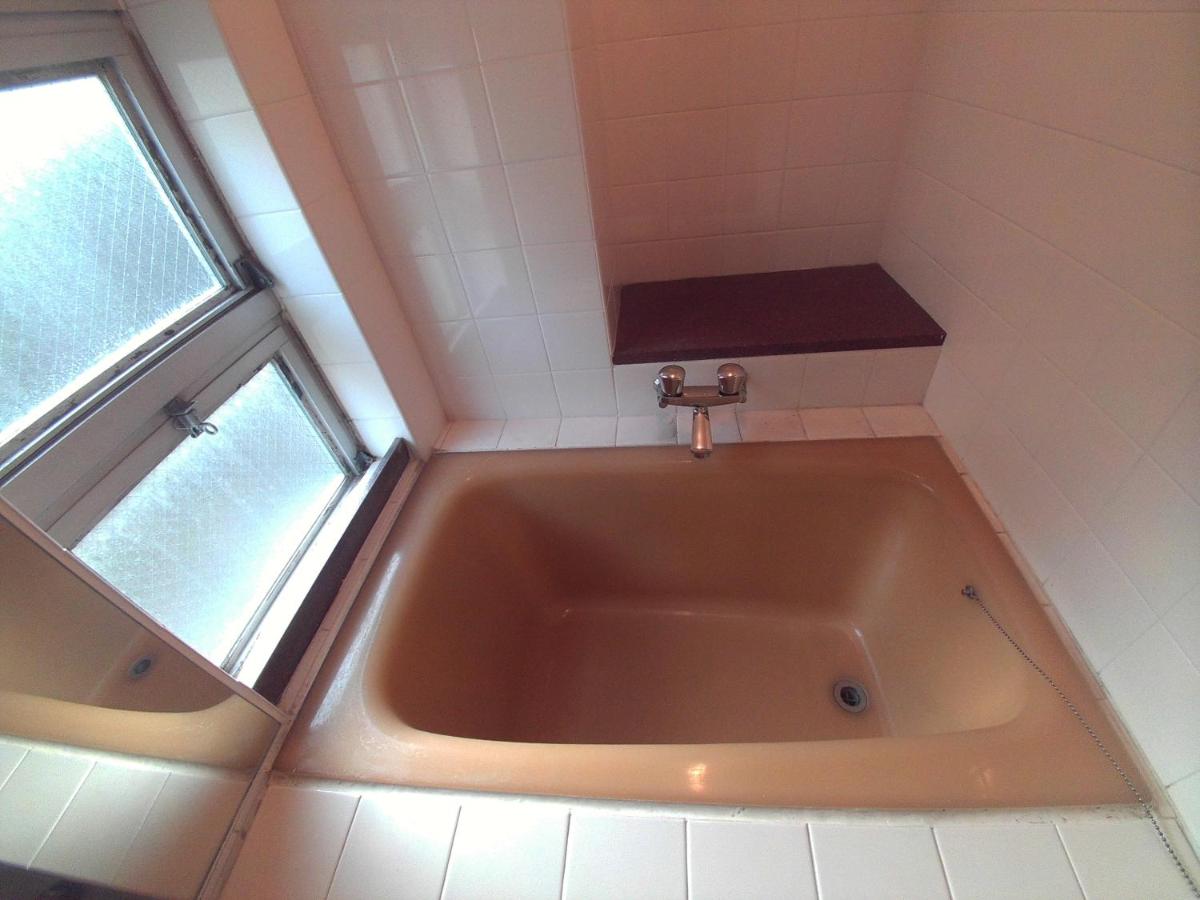 Miki Hall Akabane - Housity