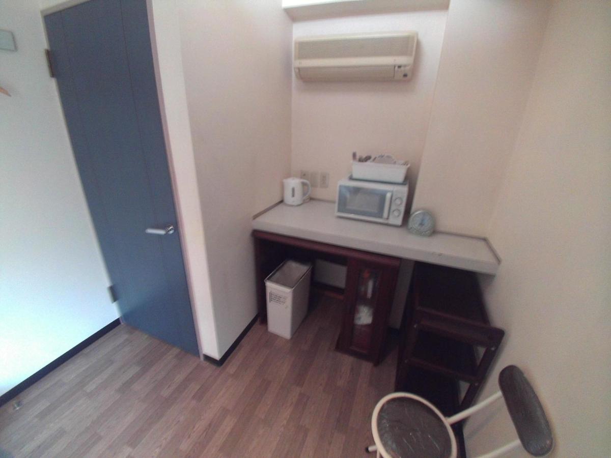 Miki Hall Akabane - Housity