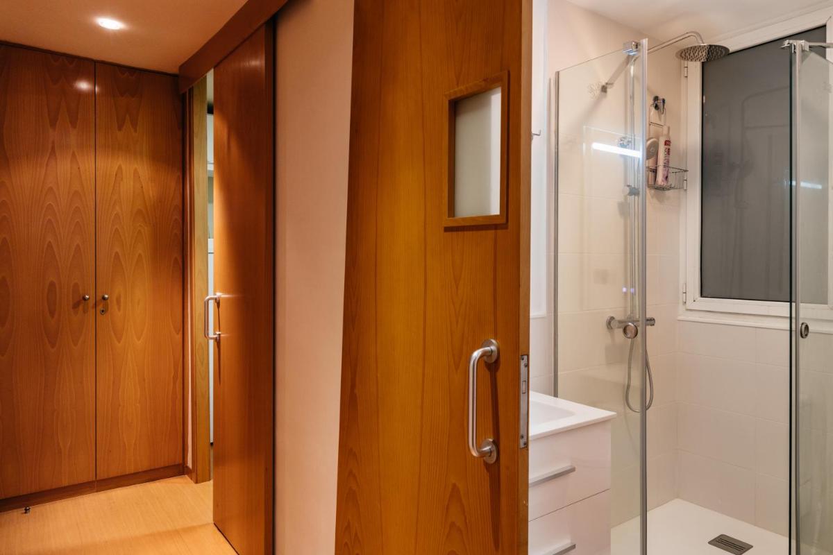 Cozy Apartment Casanova-Eixample - Housity